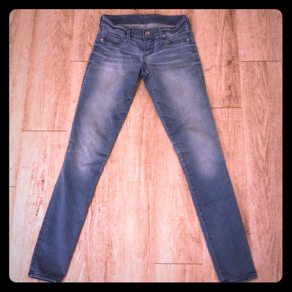 Express light wash jean leggings / jeggings